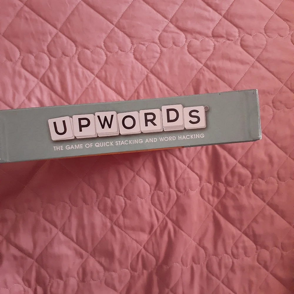 🎉S-HP🎉 *NWT* UPWORDS Game